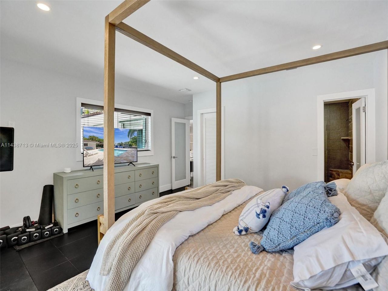 1912 NE 119th Rd, North Miami, FL 33181 Photo