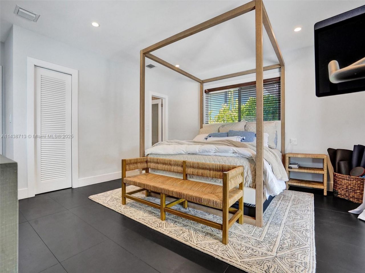 1912 NE 119th Rd, North Miami, FL 33181 Photo