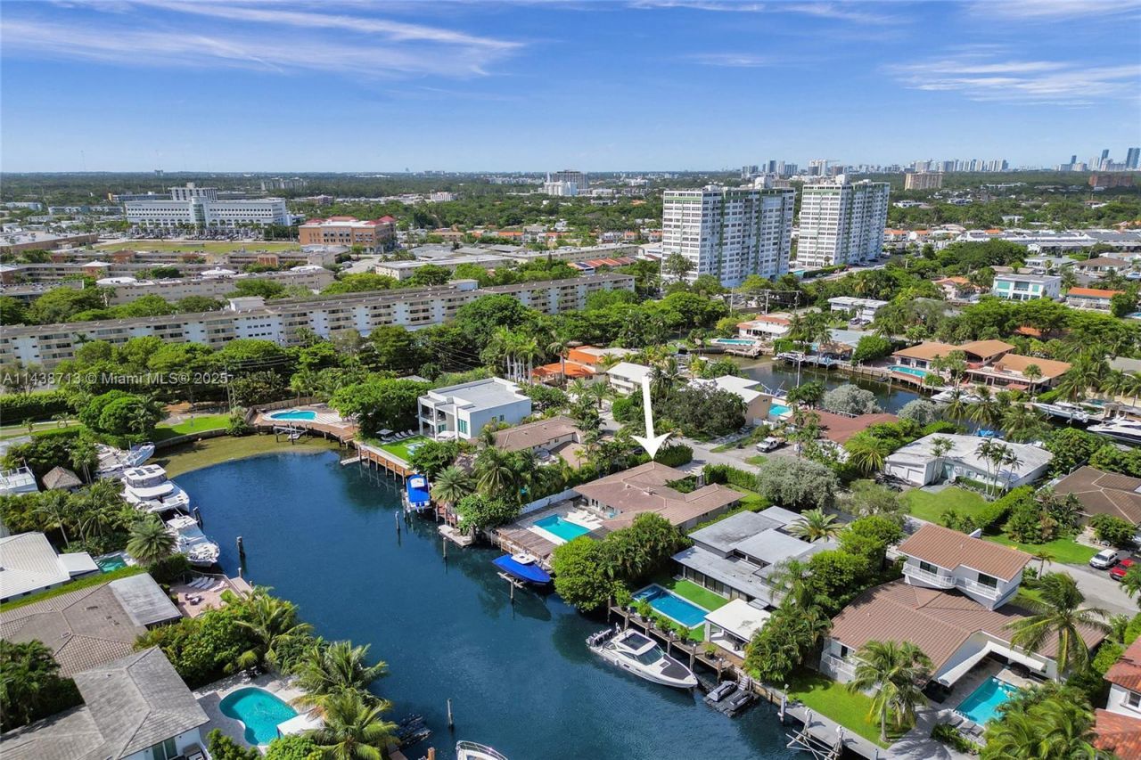 1912 NE 119th Rd, North Miami, FL 33181 Photo