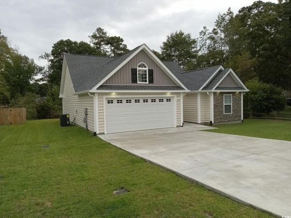 1023 Meares St., Calabash, NC 28467