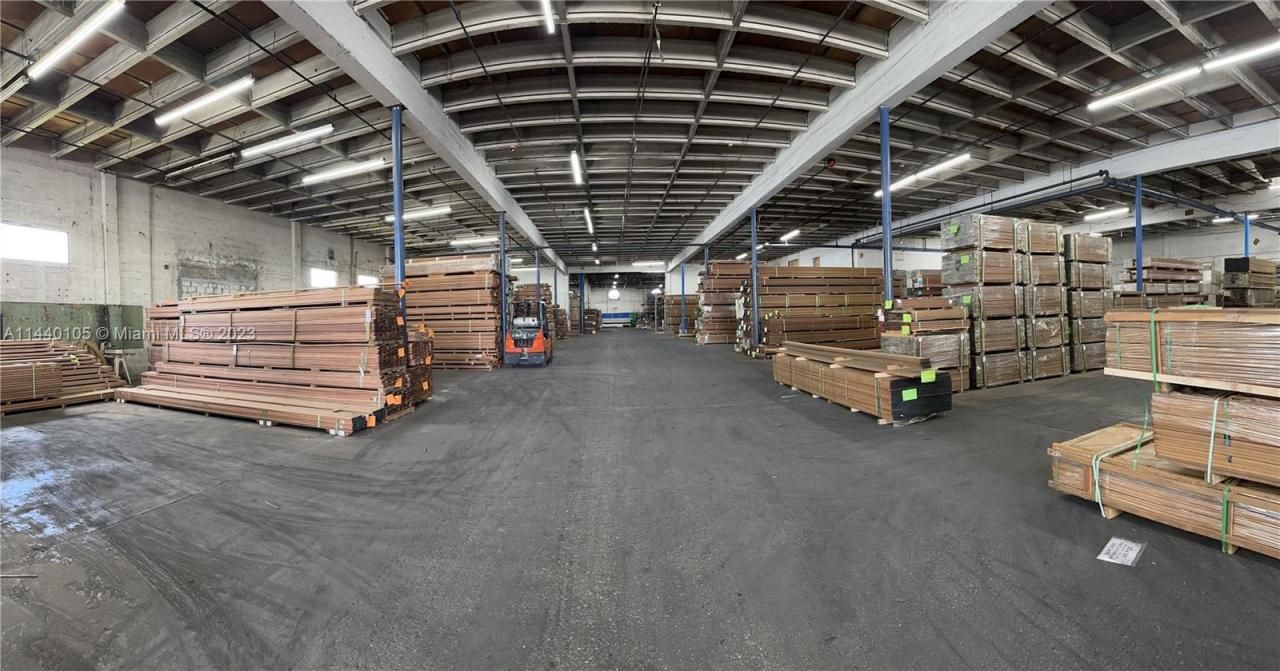 775 NW 71st St, Miami, FL 33150 Photo