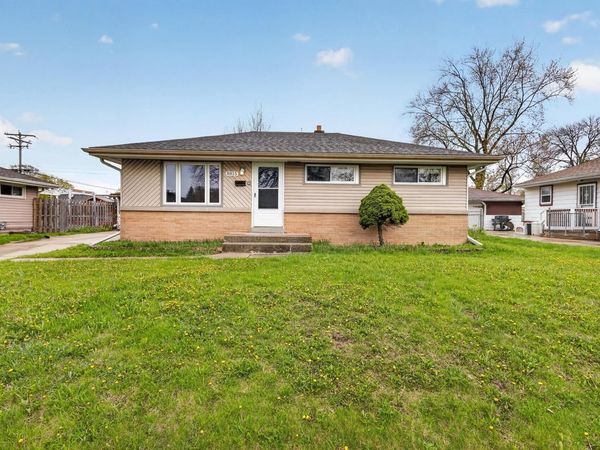 8815 Monrovia AVENUE, Milwaukee, WI 53225