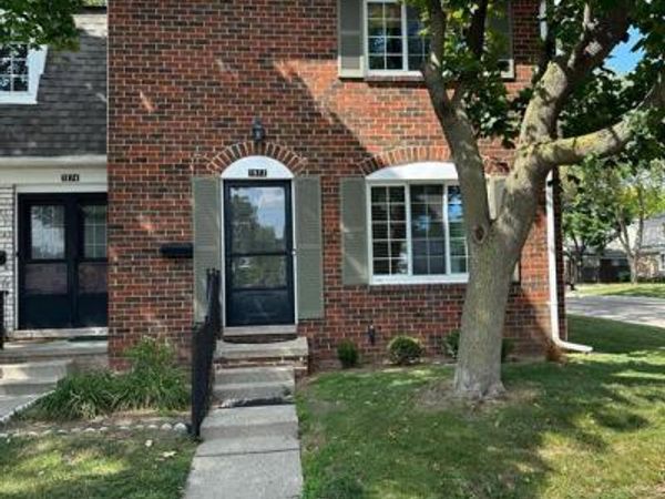 1972 RIDGE, Royal Oak, MI 48073