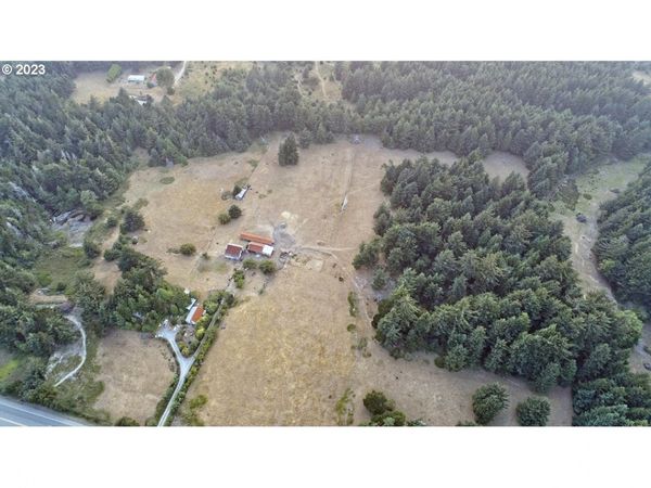 47458 Hwy 101, Langlois, OR 97450