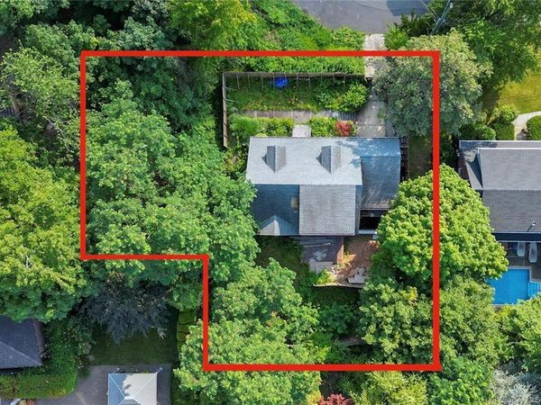 71 Wadsworth Road, Staten Island, NY 10305