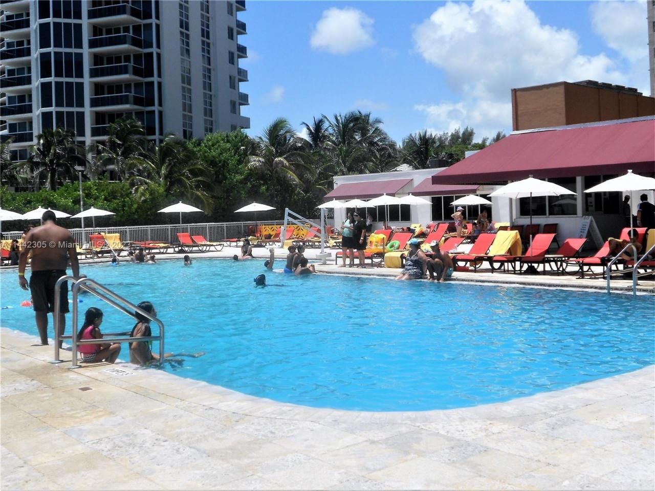 19201 Collins Ave, Unit 637, Sunny Isles Beach, FL 33160 Photo