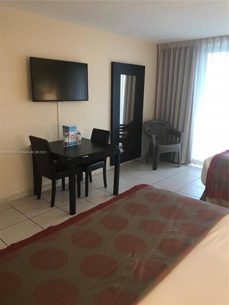 19201 Collins Ave, Unit 637, Sunny Isles Beach, FL 33160 Photo