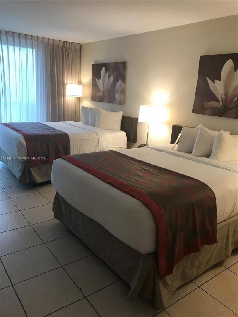 19201 Collins Ave, Unit 637, Sunny Isles Beach, FL 33160 Photo