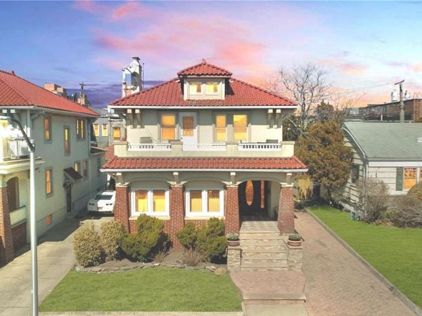 61 W Walnut Street, Long Beach, NY 11561