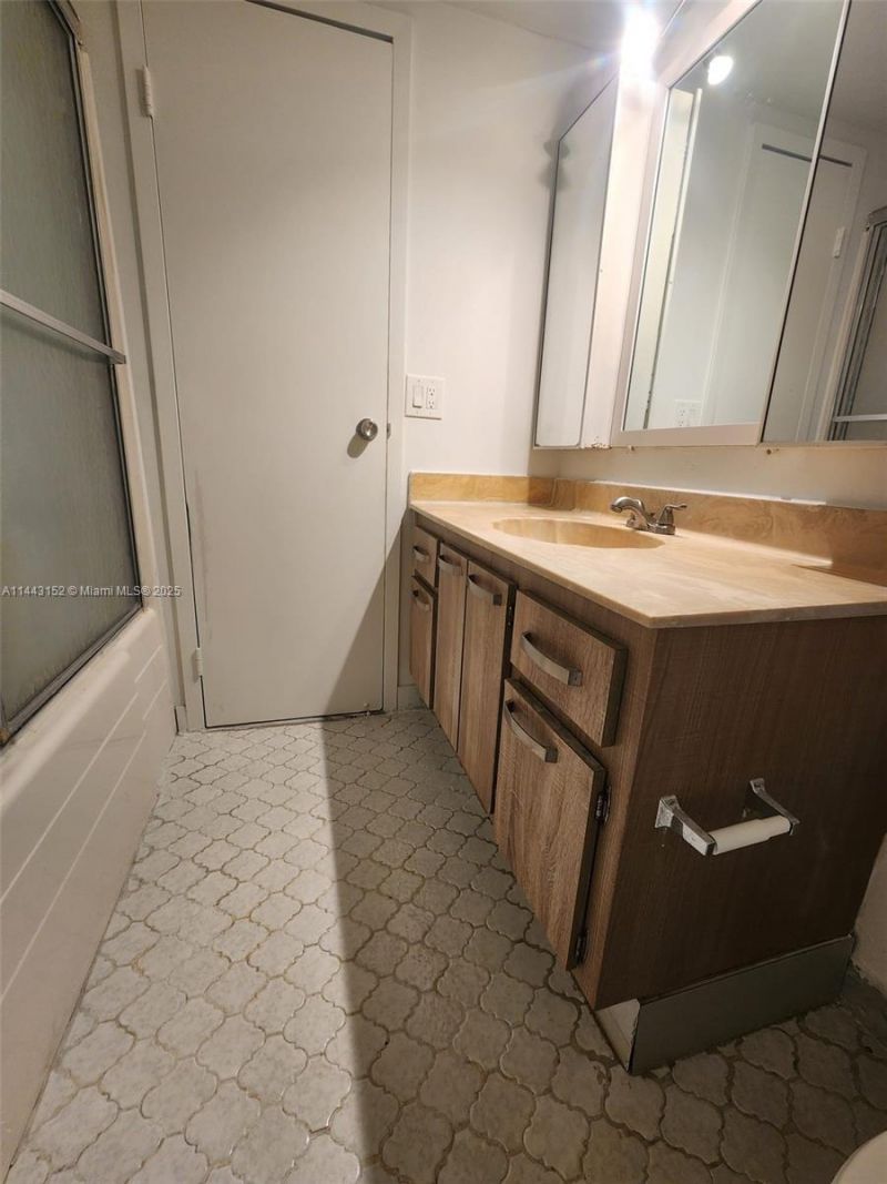 13499 Biscayne Blvd, Unit 1513, North Miami, FL 33181 Photo