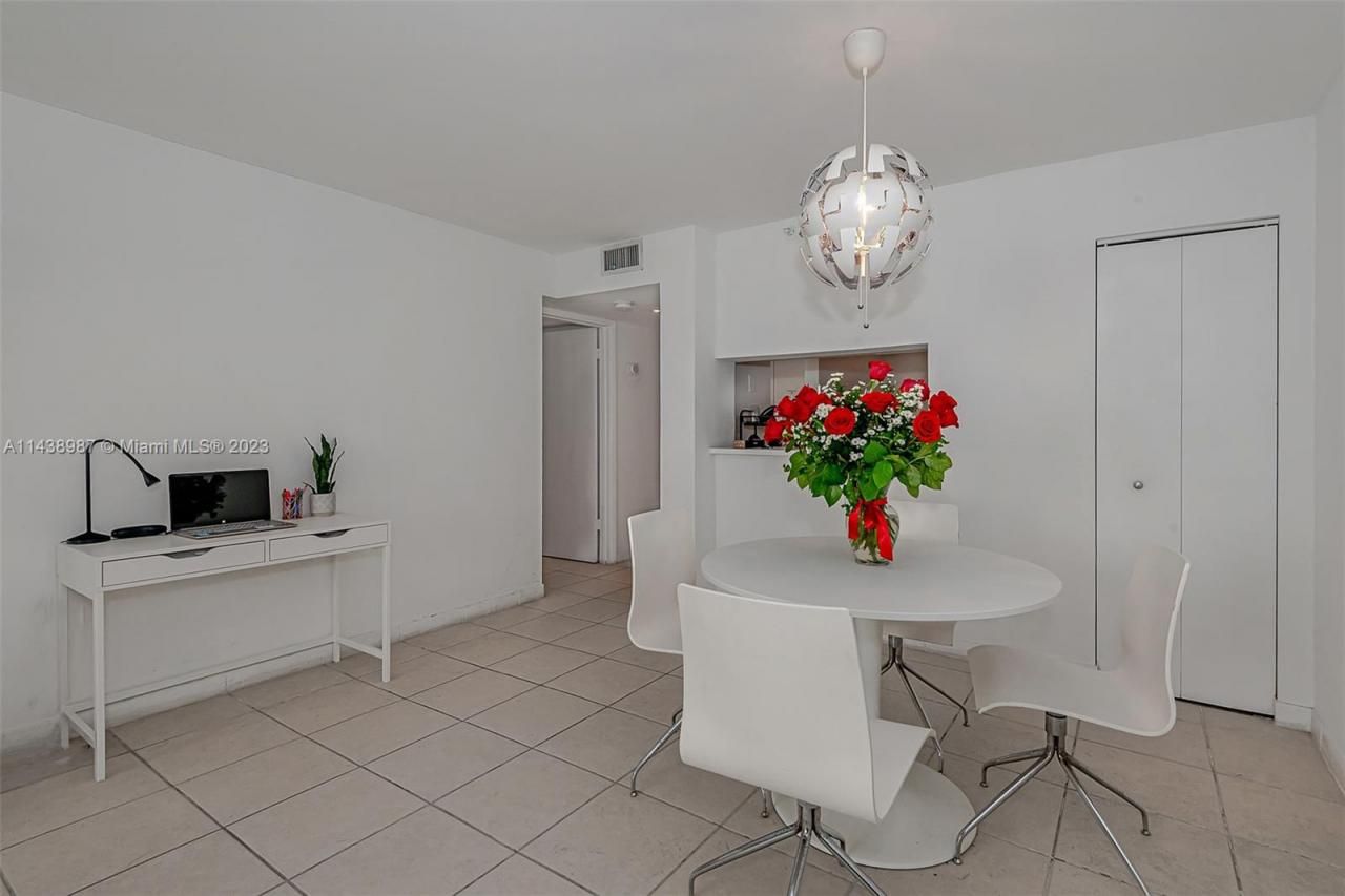 555 NE 15th St, Unit 32E, Miami, FL 33132 Photo