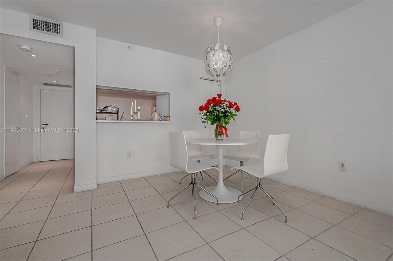 555 NE 15th St, Unit 32E, Miami, FL 33132 Photo