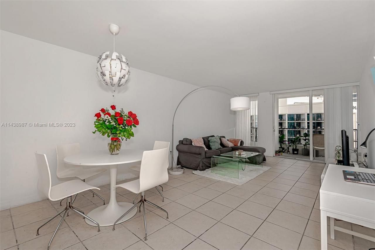 555 NE 15th St, Unit 32E, Miami, FL 33132 Photo