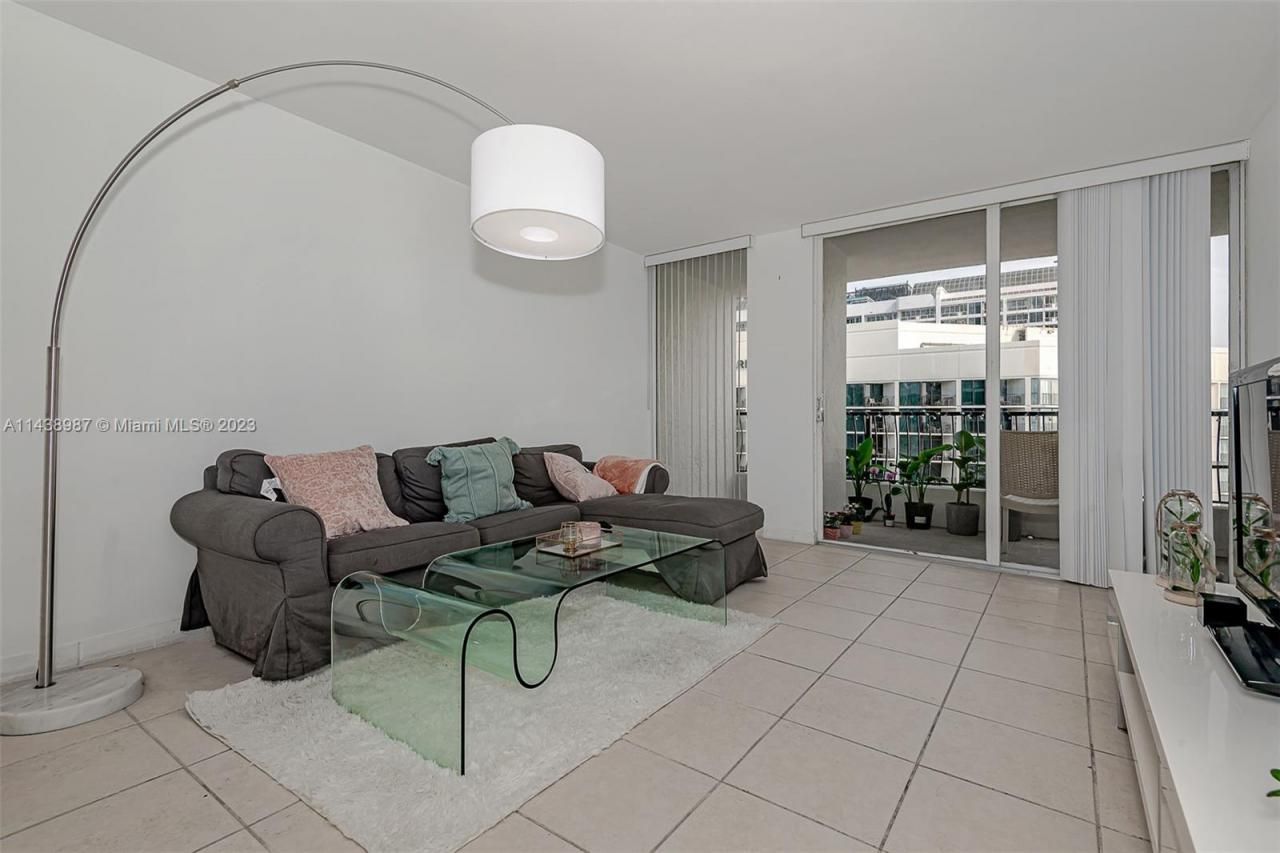 555 NE 15th St, Unit 32E, Miami, FL 33132 Photo