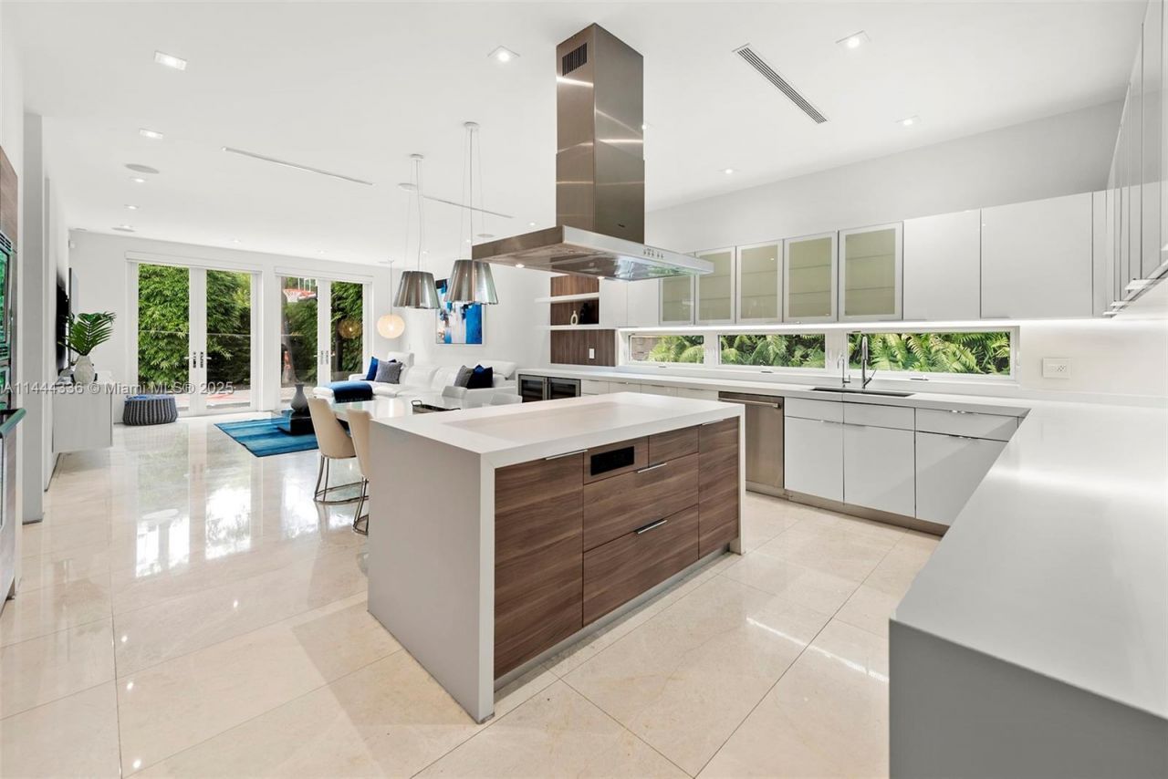 7930 SW 52nd Ct, Miami, FL 33143 Photo