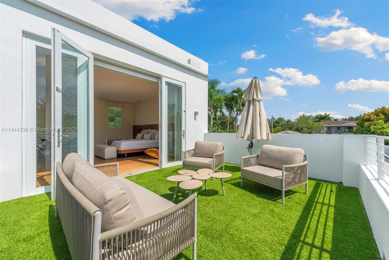 7930 SW 52nd Ct, Miami, FL 33143 Photo