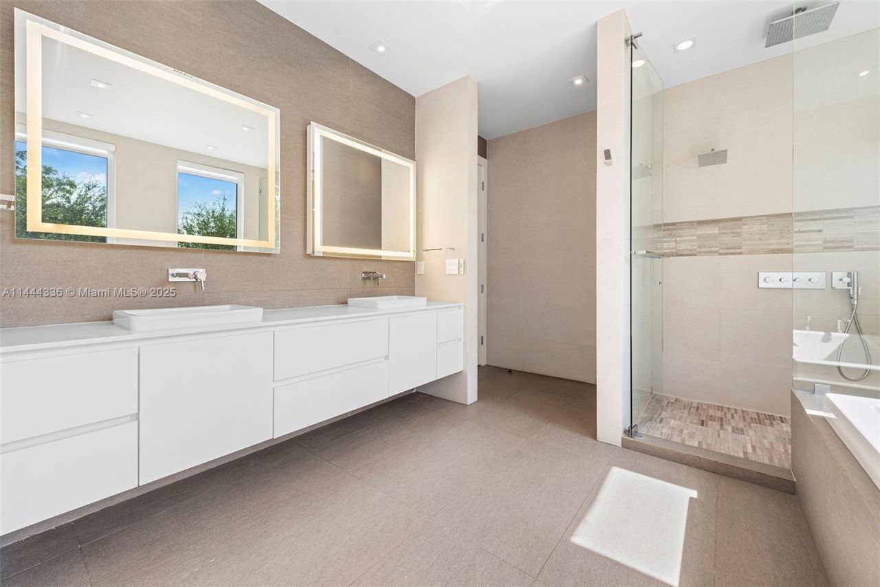 7930 SW 52nd Ct, Miami, FL 33143 Photo