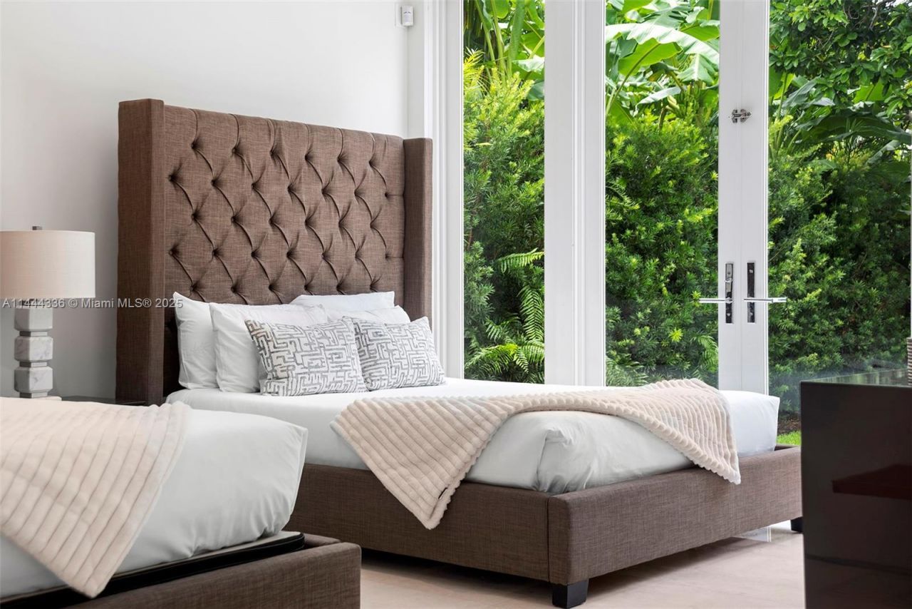 7930 SW 52nd Ct, Miami, FL 33143 Photo