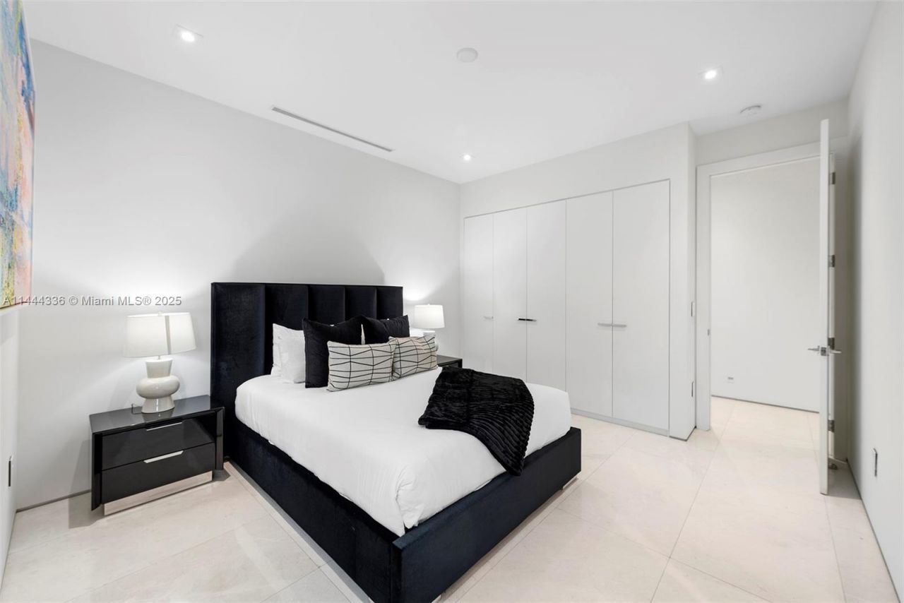 7930 SW 52nd Ct, Miami, FL 33143 Photo