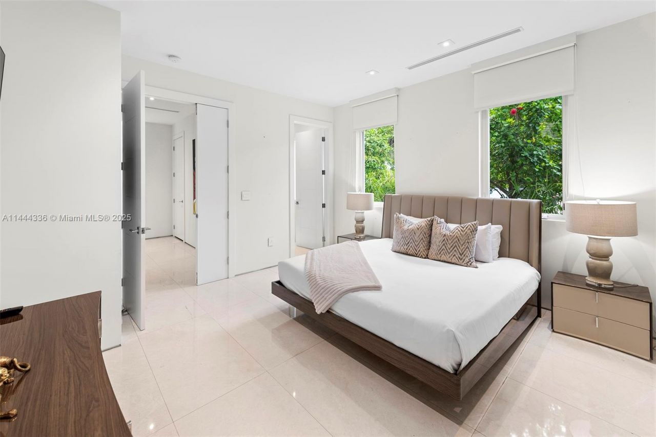 7930 SW 52nd Ct, Miami, FL 33143 Photo