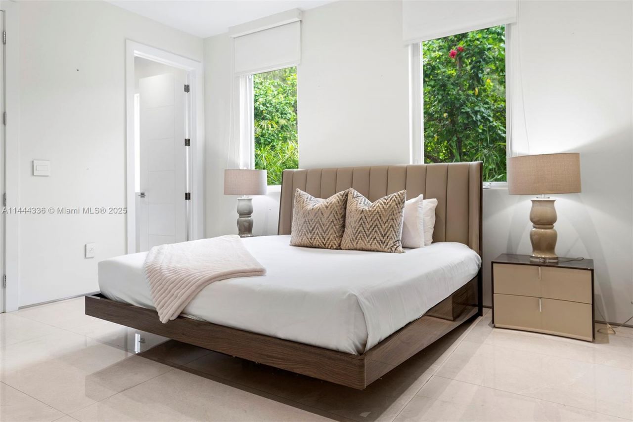 7930 SW 52nd Ct, Miami, FL 33143 Photo