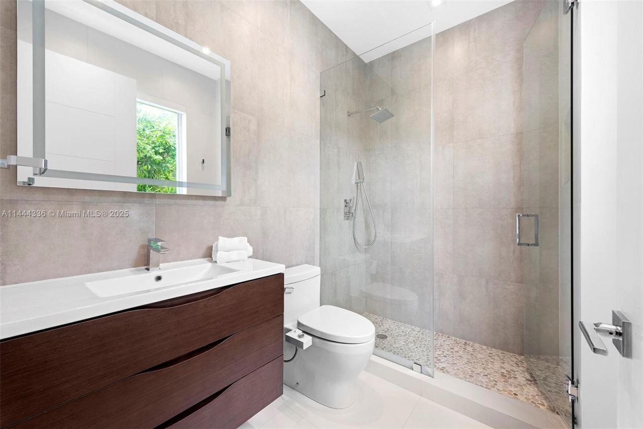 7930 SW 52nd Ct, Miami, FL 33143 Photo