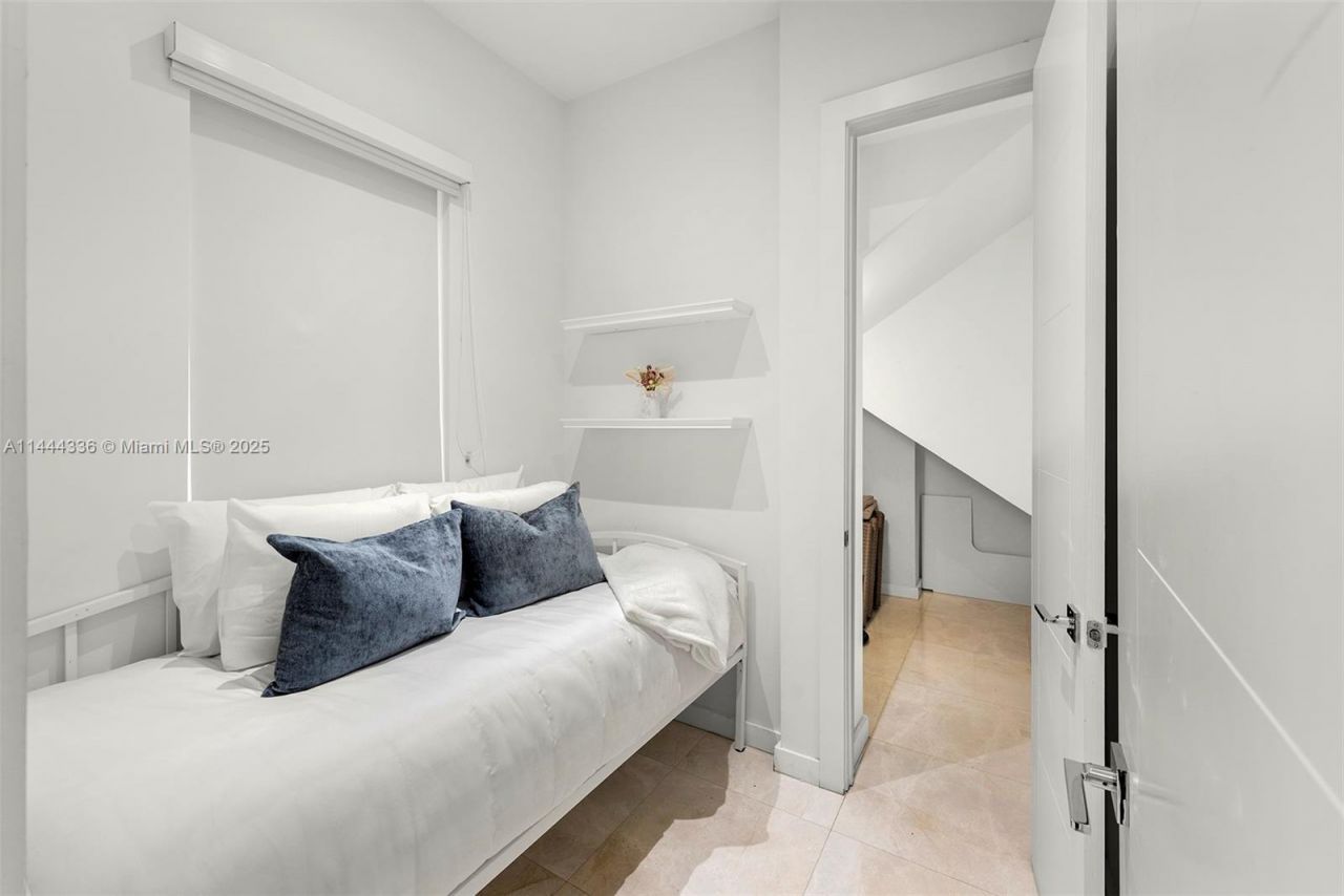 7930 SW 52nd Ct, Miami, FL 33143 Photo