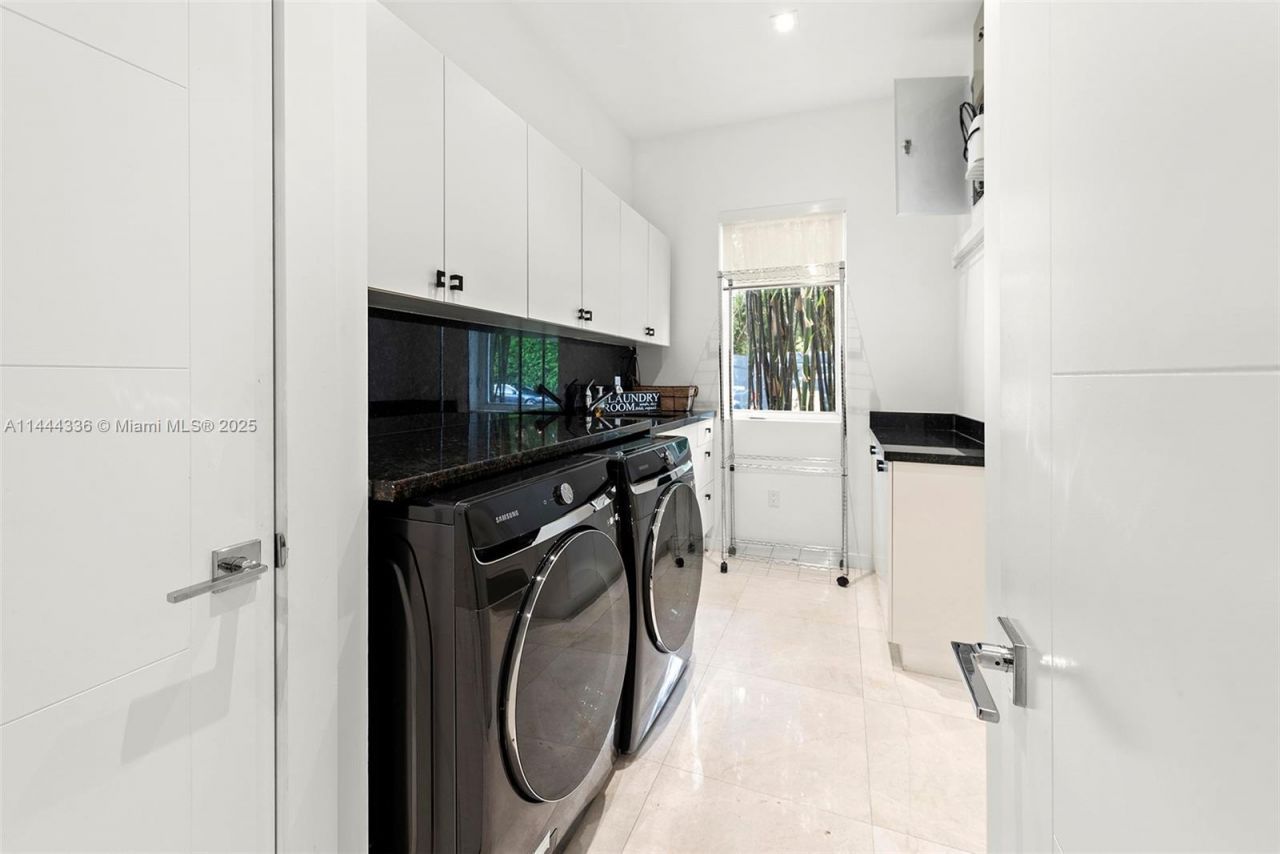 7930 SW 52nd Ct, Miami, FL 33143 Photo