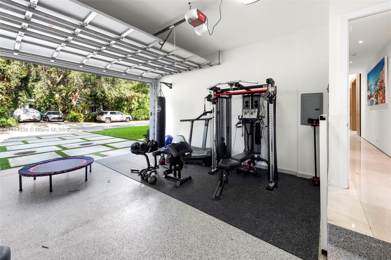 7930 SW 52nd Ct, Miami, FL 33143 Photo