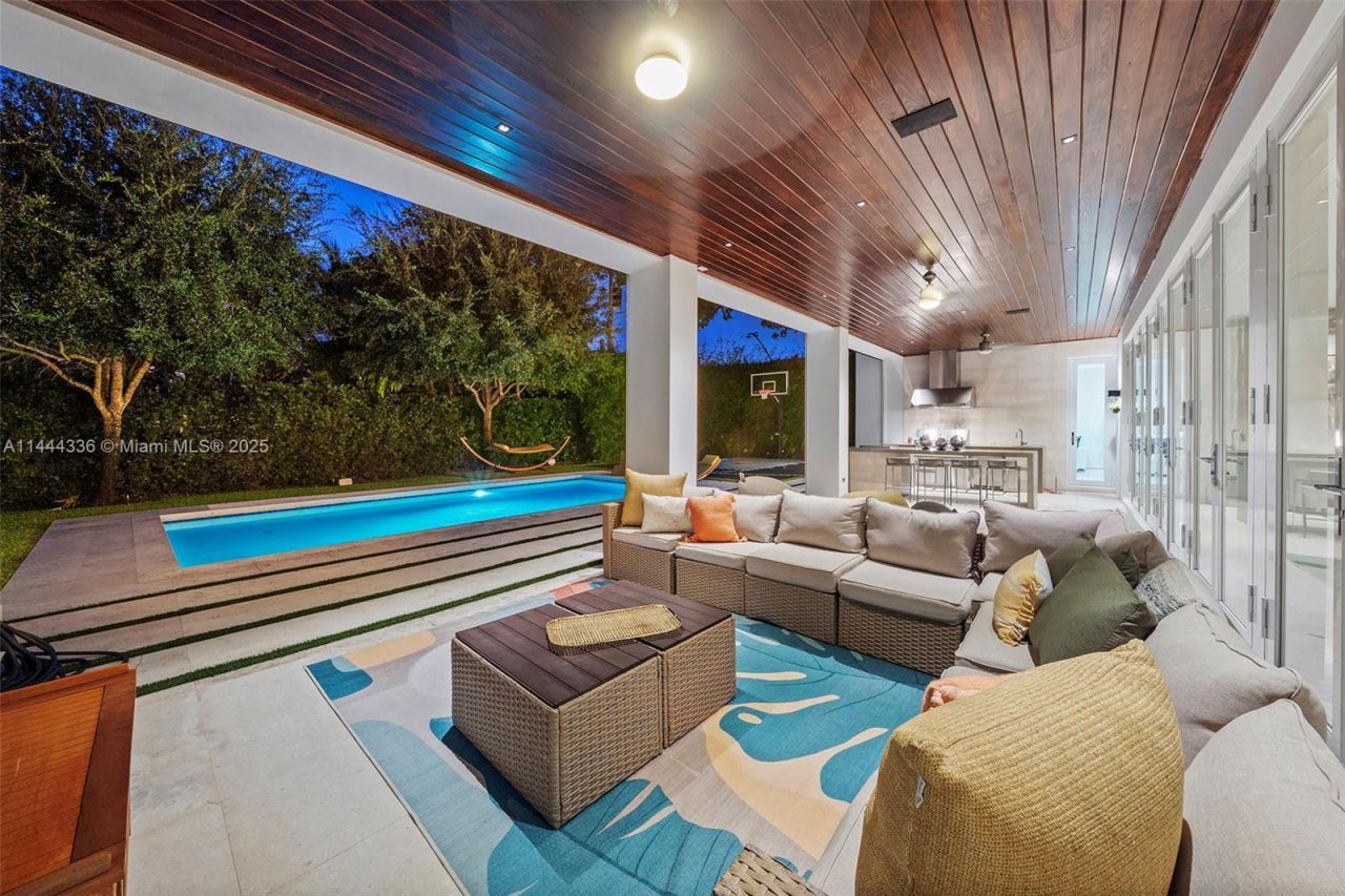 7930 SW 52nd Ct, Miami, FL 33143 Photo