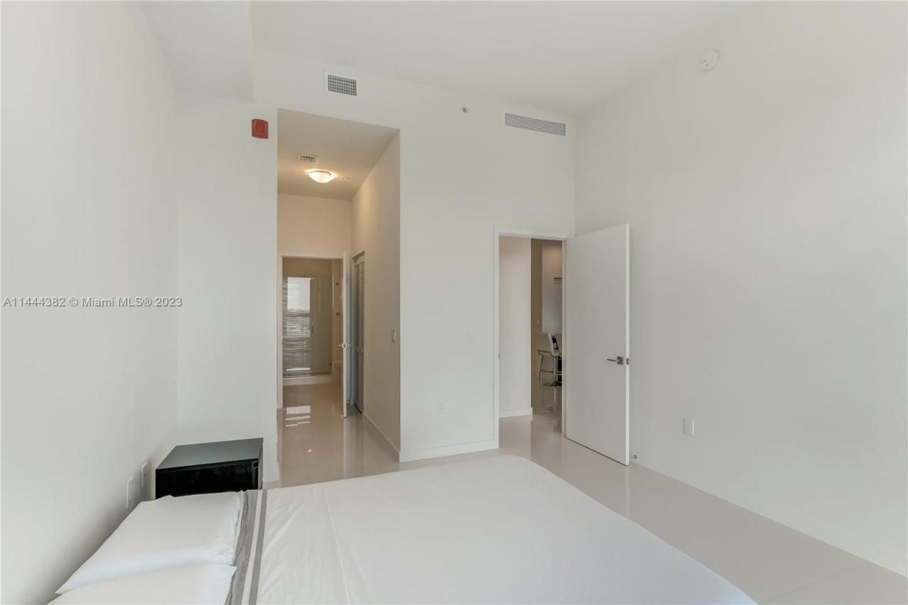 7825 NW 107th Ave, Unit 816, Doral, FL 33178 Photo
