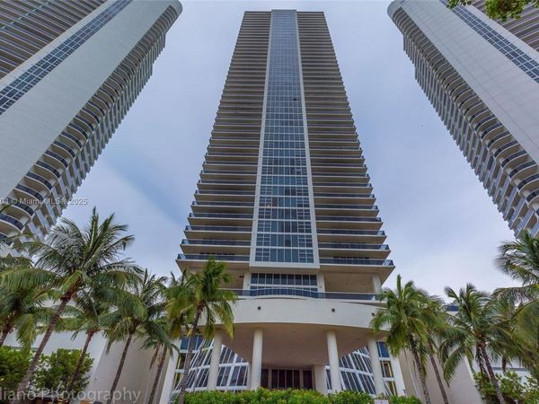 1830 S Ocean Dr, Unit 1107, Hallandale Beach, FL 33009