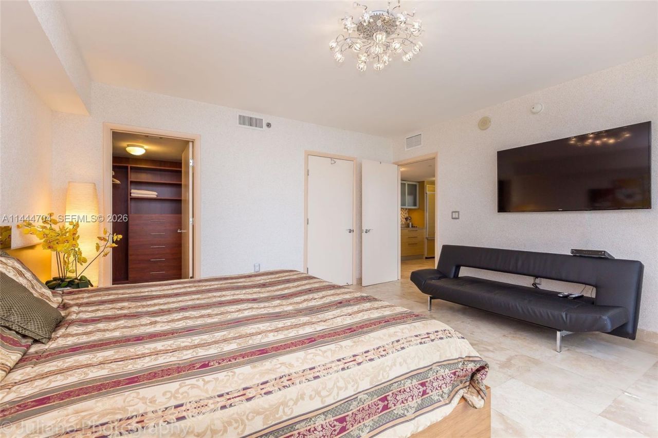 1830 S Ocean Dr, Unit 1107, Hallandale Beach, FL 33009 Photo