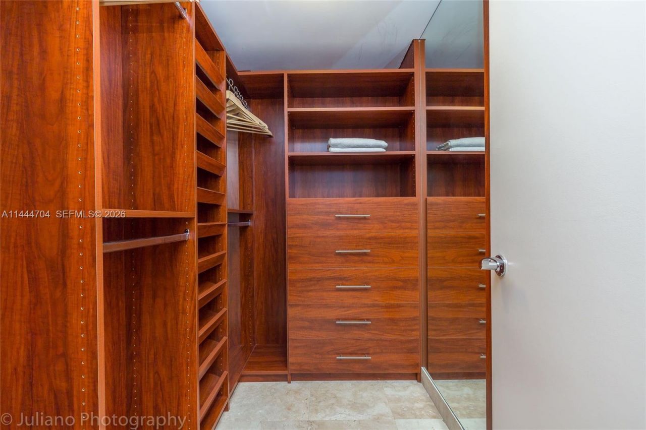 1830 S Ocean Dr, Unit 1107, Hallandale Beach, FL 33009 Photo