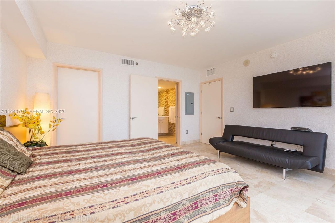 1830 S Ocean Dr, Unit 1107, Hallandale Beach, FL 33009 Photo
