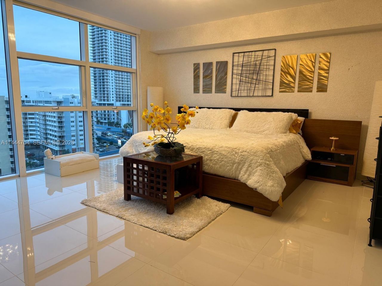 1830 S Ocean Dr, Unit 1107, Hallandale Beach, FL 33009 Photo