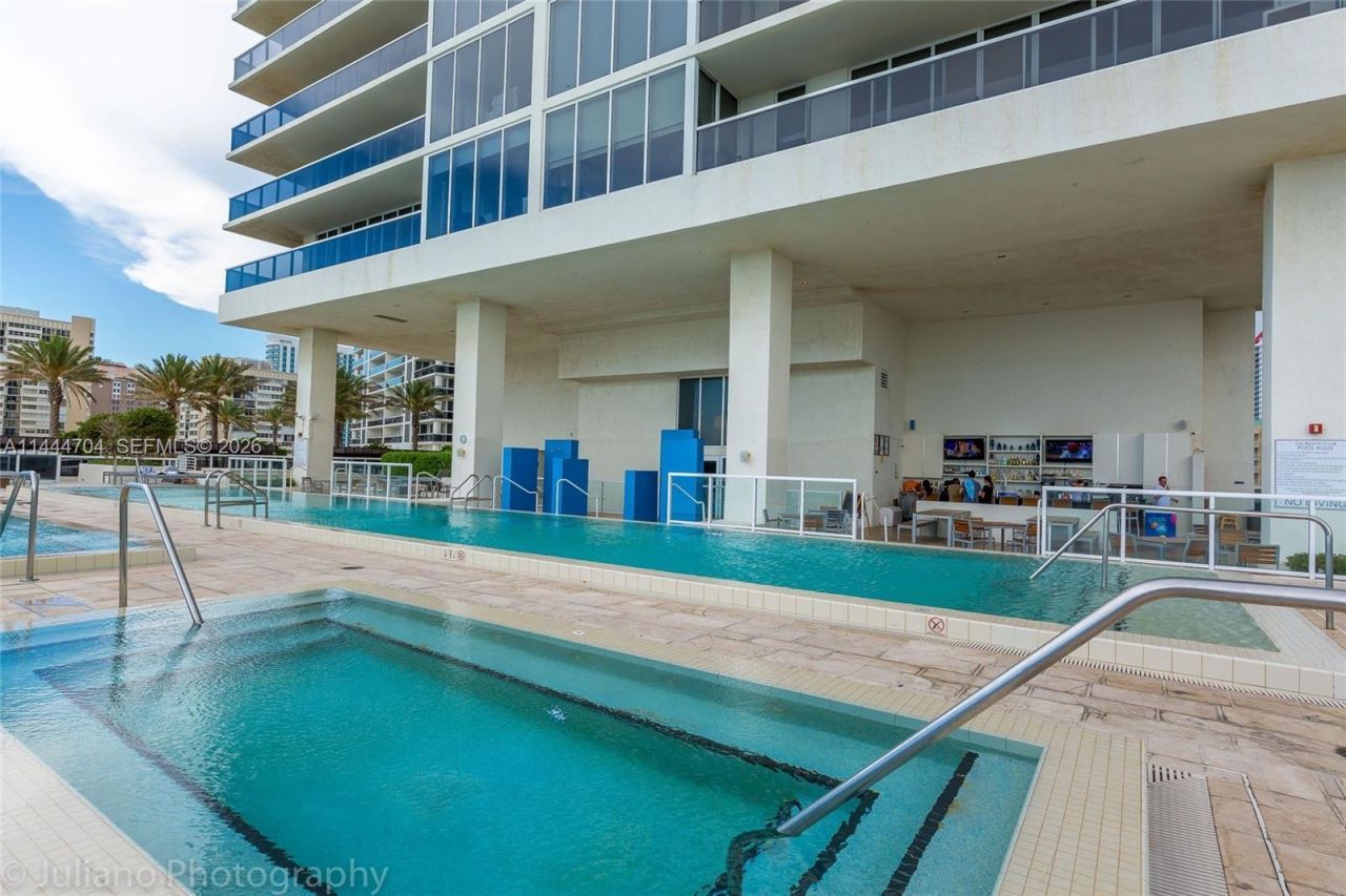 1830 S Ocean Dr, Unit 1107, Hallandale Beach, FL 33009 Photo