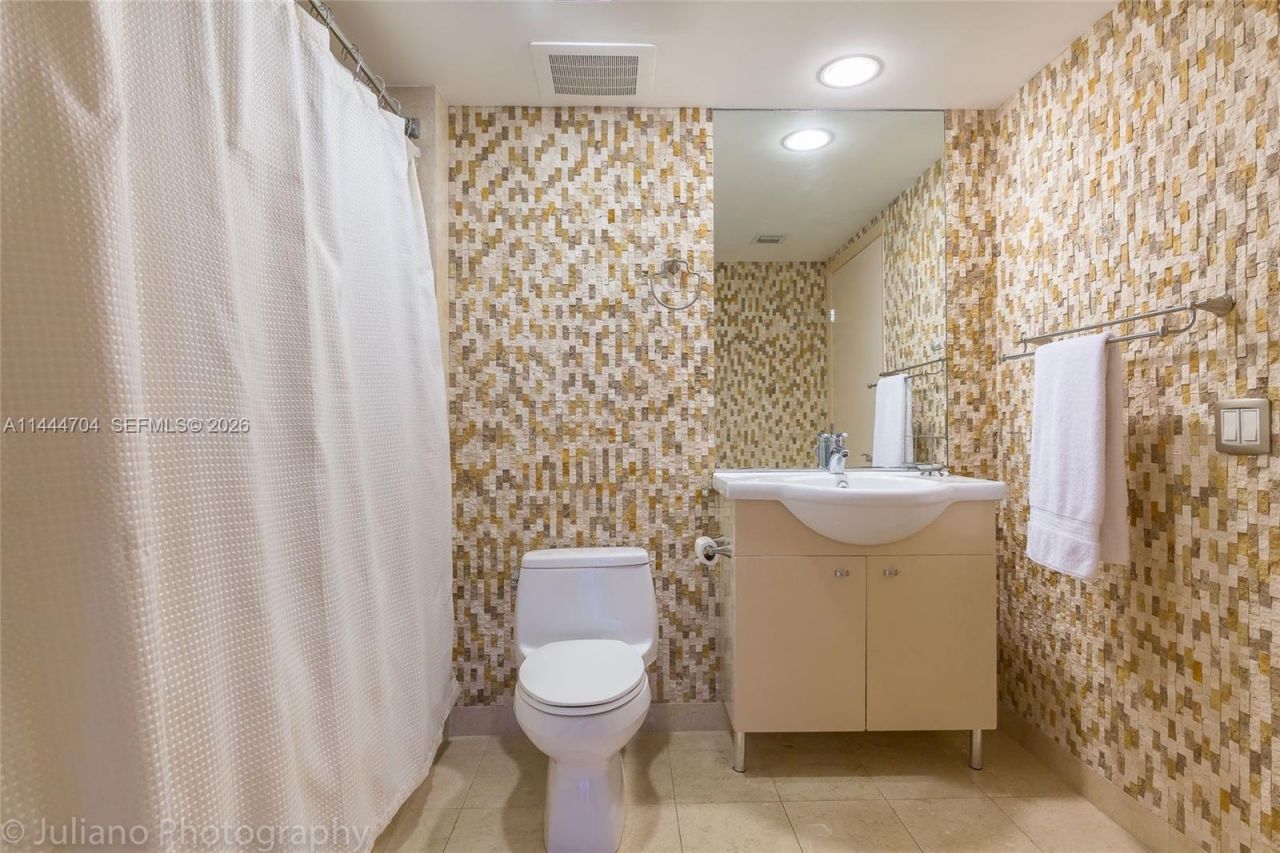 1830 S Ocean Dr, Unit 1107, Hallandale Beach, FL 33009 Photo
