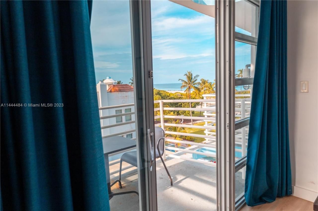 1052 Ocean Dr, Unit C503, Miami Beach, FL 33139 Photo