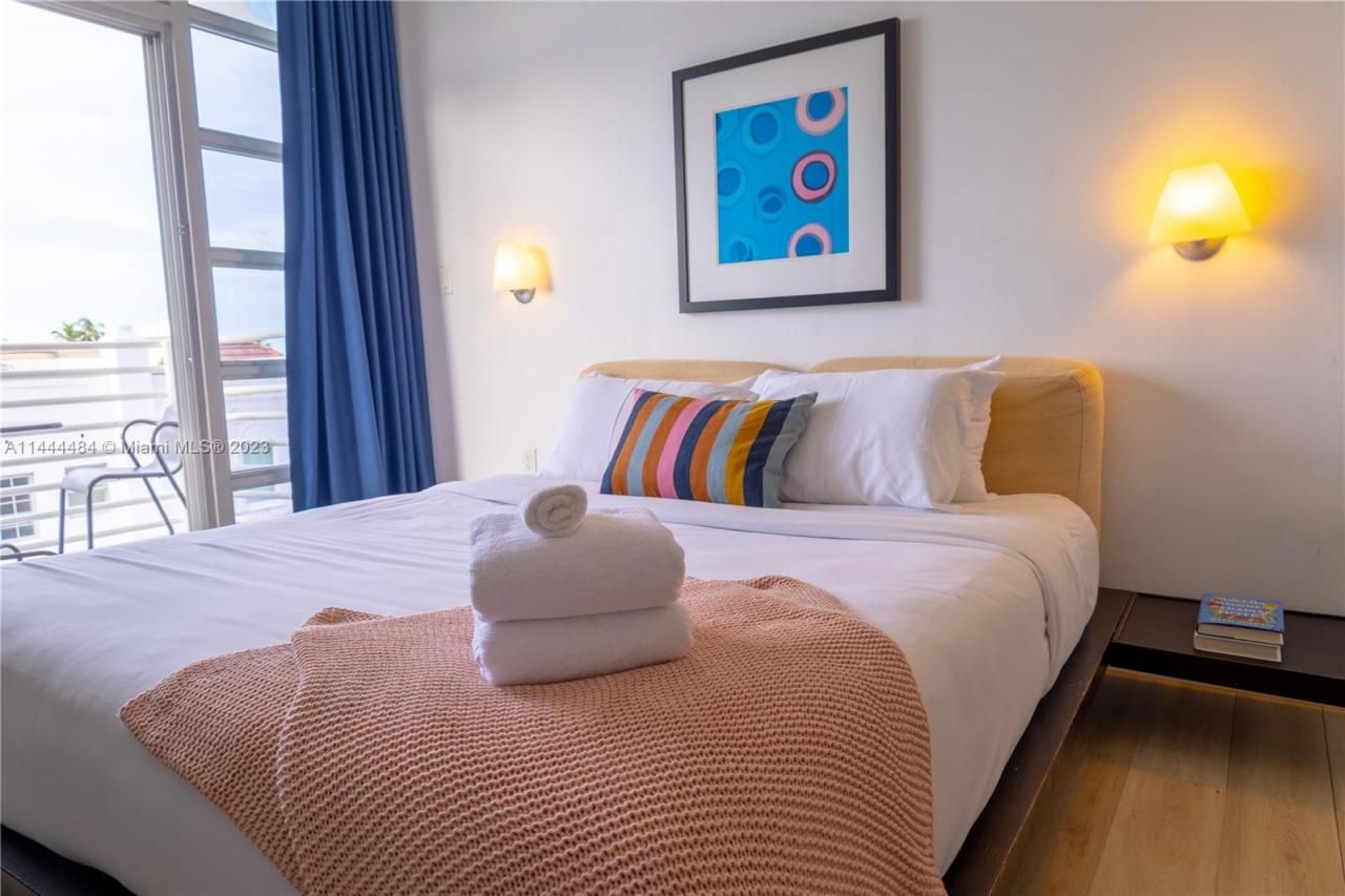 1052 Ocean Dr, Unit C503, Miami Beach, FL 33139 Photo