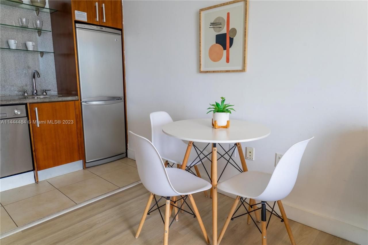 1052 Ocean Dr, Unit C503, Miami Beach, FL 33139 Photo