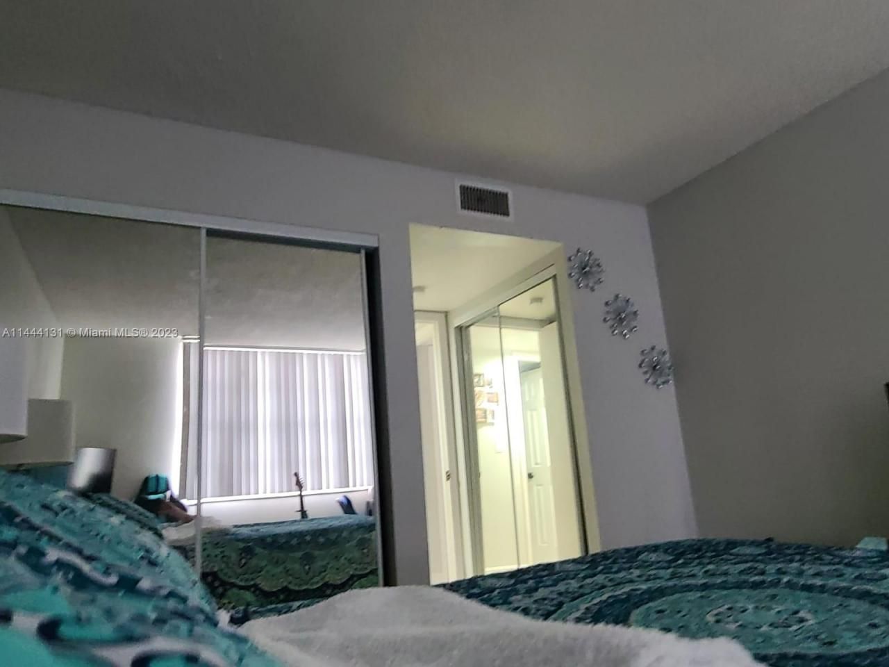 496 NW 165th St Rd, Unit D112, Miami, FL 33169 Photo