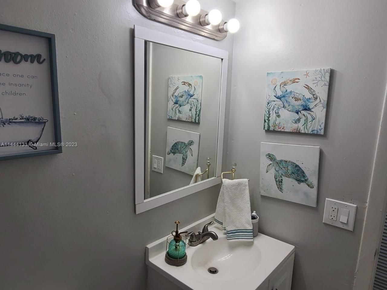 496 NW 165th St Rd, Unit D112, Miami, FL 33169 Photo