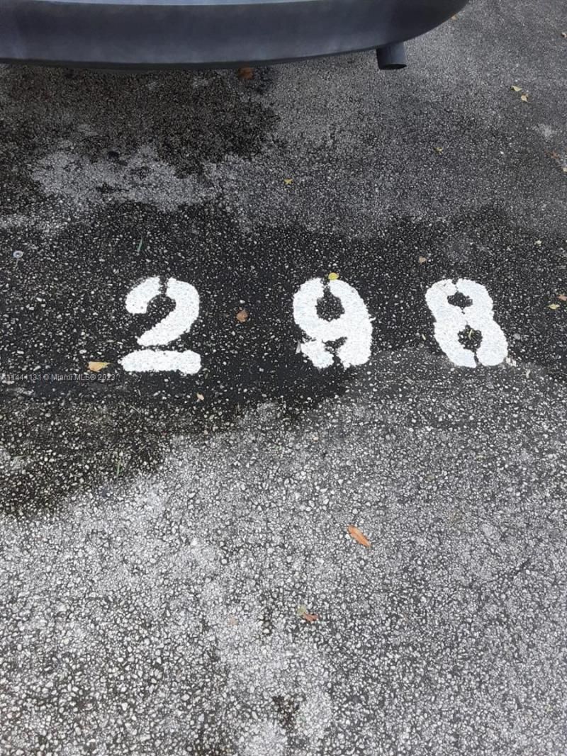 496 NW 165th St Rd, Unit D112, Miami, FL 33169 Photo