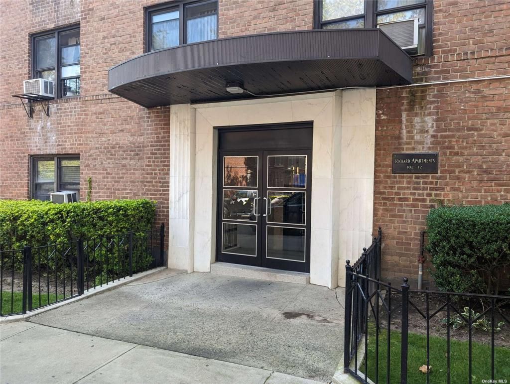 102-12 65 Avenue, Unit C53, Rego Park, NY 11374 Main Photo