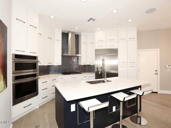 7305 E Del Acero Drive, Scottsdale, AZ 85258