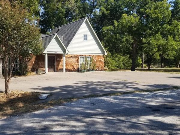 1002 Pecan Street, Lindsay, TX 76241