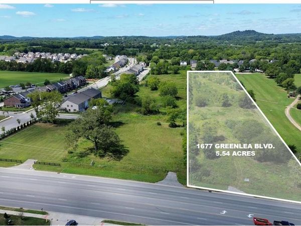 1677 Greenlea Blvd, Gallatin, TN 37066