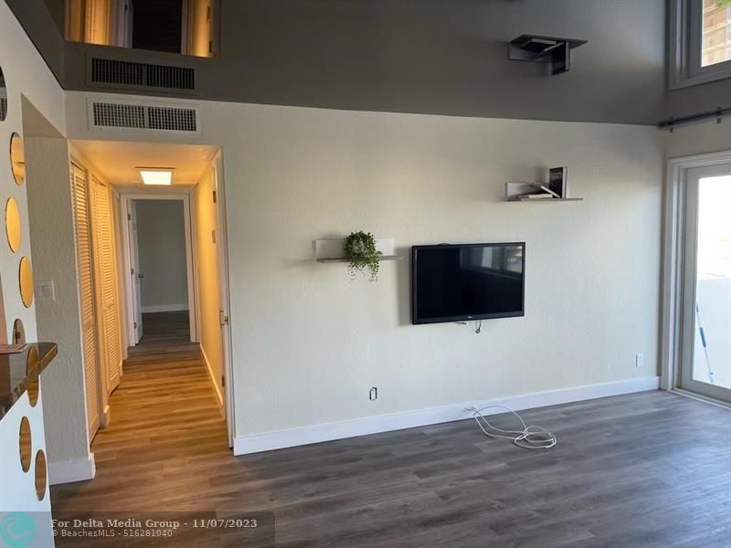 401 Golden Isles Drive, Unit 1104, Hallandale Beach, FL 33009 Photo