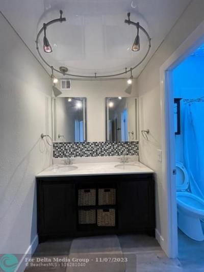 401 Golden Isles Drive, Unit 1104, Hallandale Beach, FL 33009 Photo